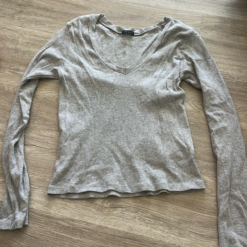 Brandy Melville Long sleeve V neck top
